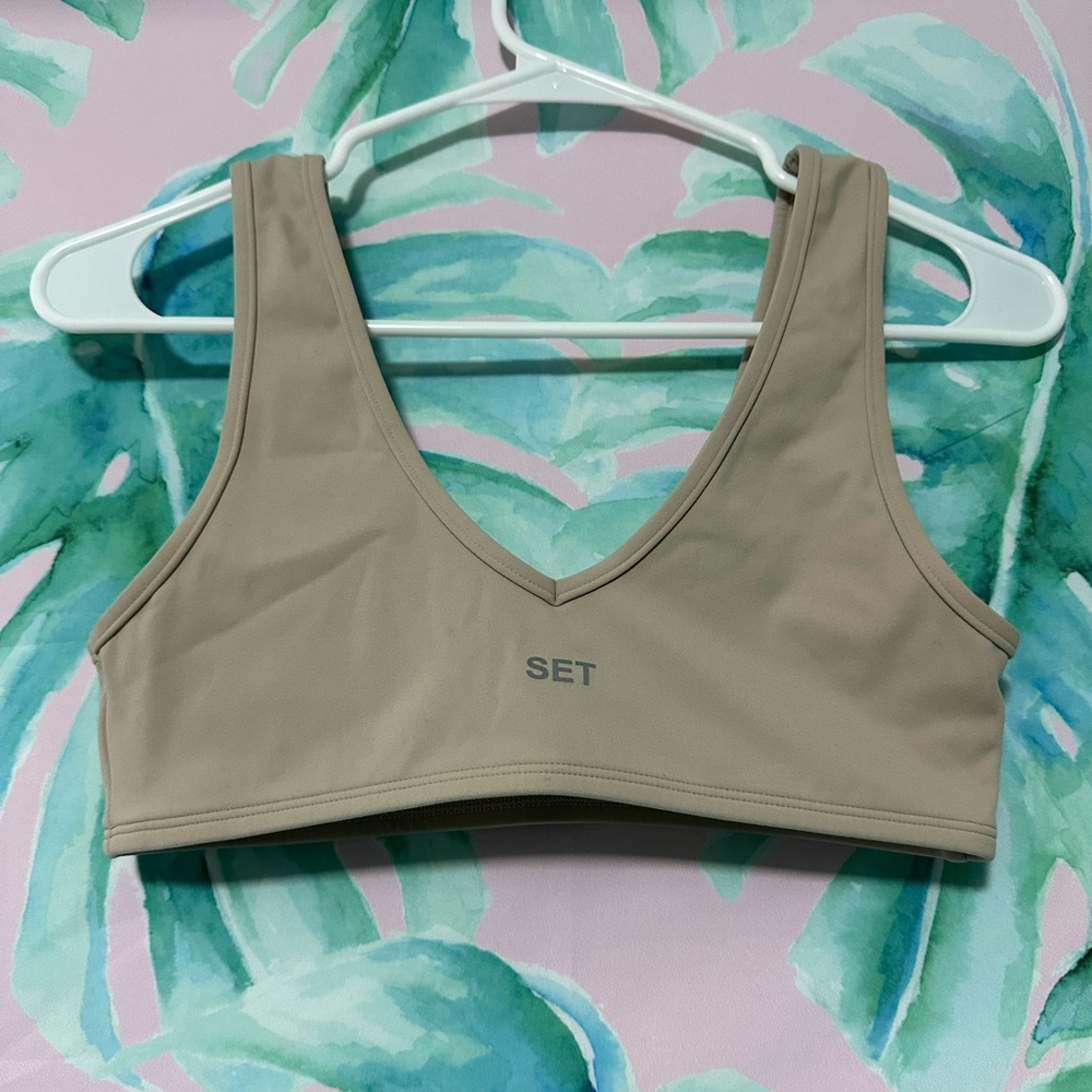 SET Active Sportbody Dip Bra in Macadamia, size Small